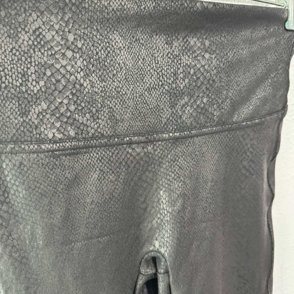 Spanx faux leather snakeskin leggings xs/s - Picture 2 of 3